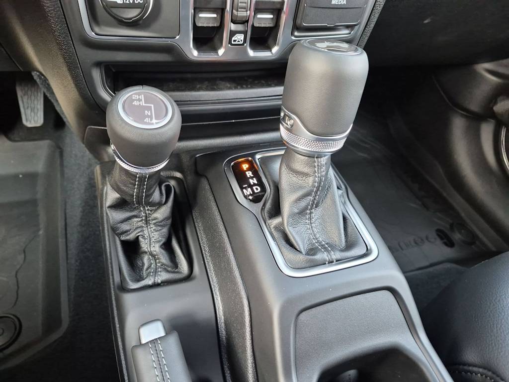 Thumbnail: 2026 Jeep Wrangler - 15