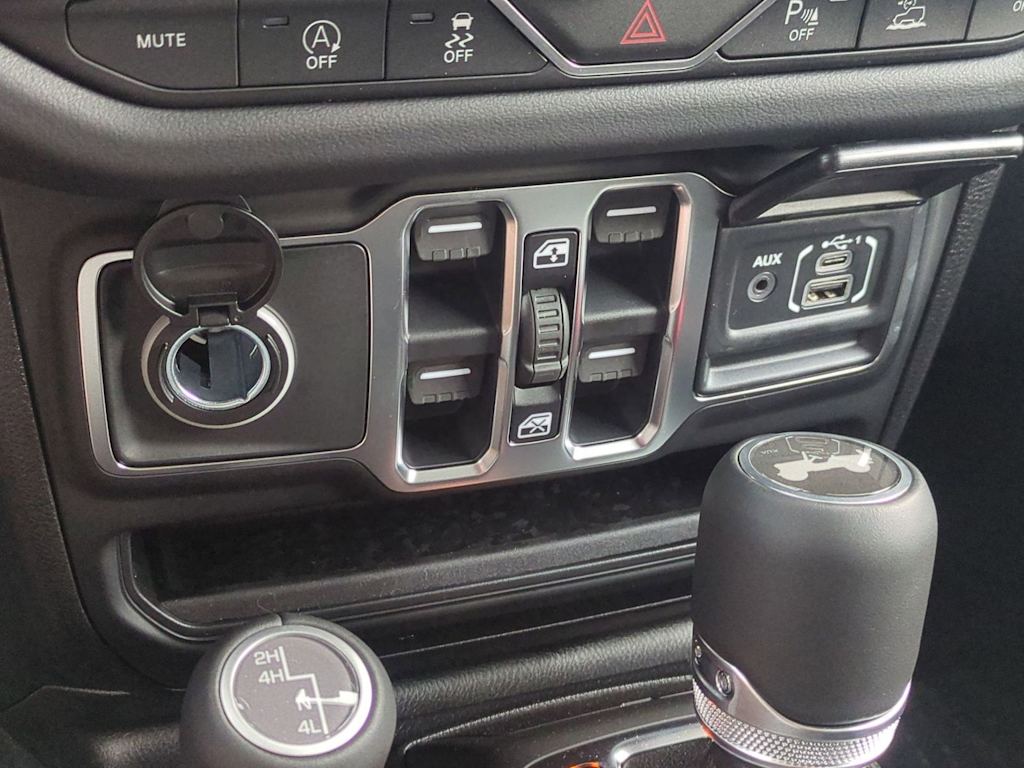 Thumbnail: 2026 Jeep Wrangler - 34