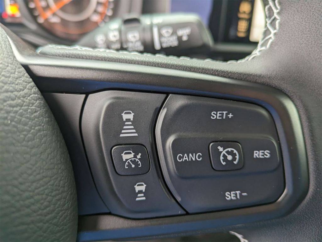 Thumbnail: 2025 Jeep Wrangler - 15