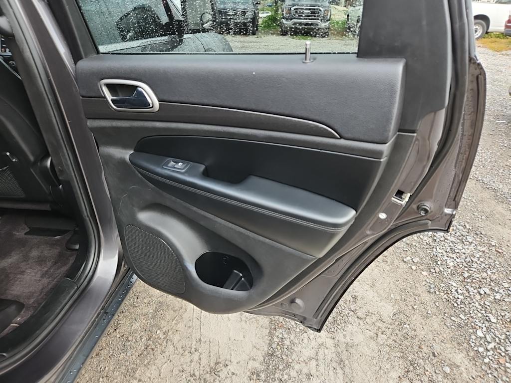 Thumbnail: 2018 Jeep Grand Cherokee - 23