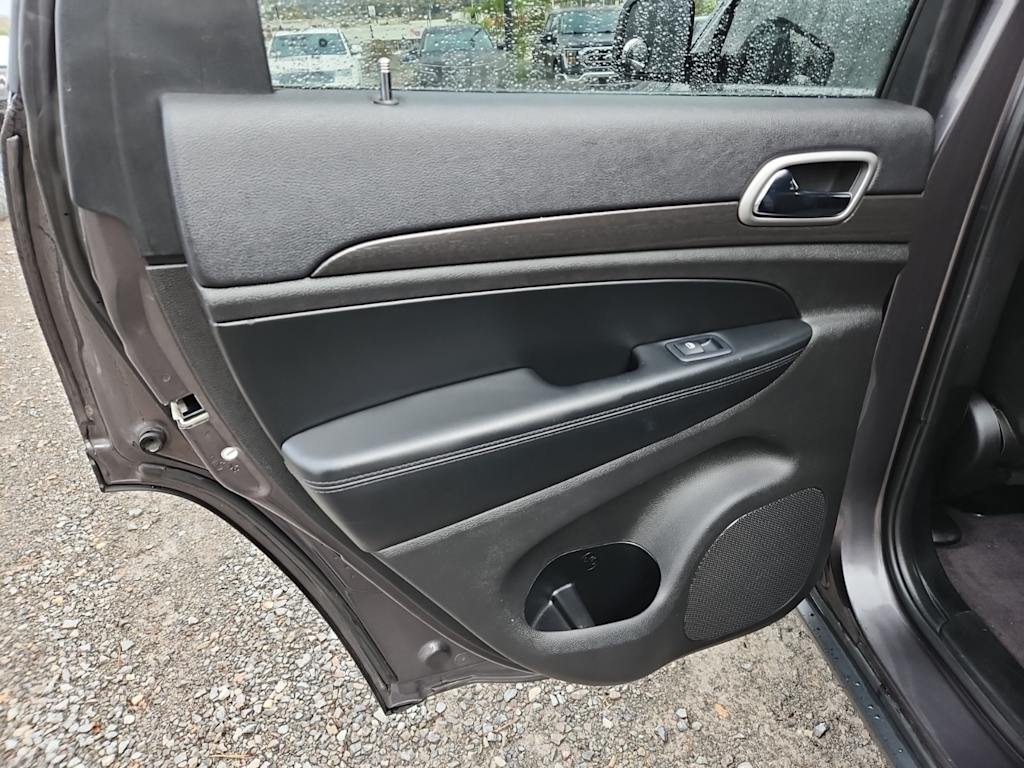 Thumbnail: 2018 Jeep Grand Cherokee - 25