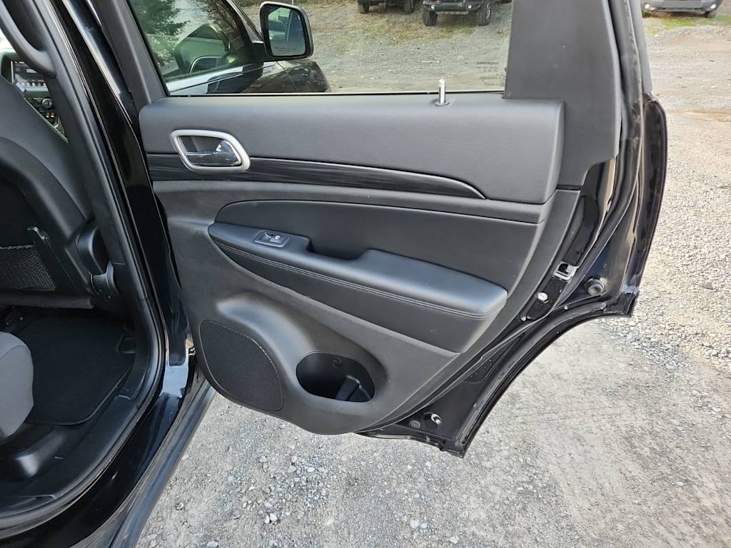 Thumbnail: 2020 Jeep Grand Cherokee - 25