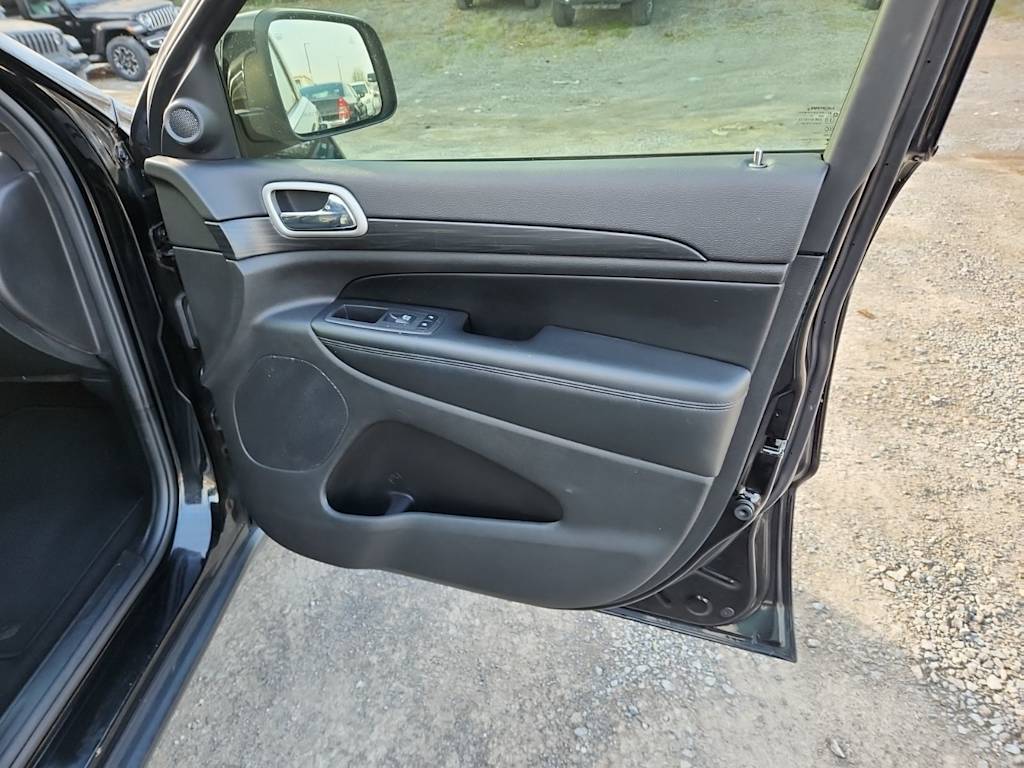 Thumbnail: 2020 Jeep Grand Cherokee - 23