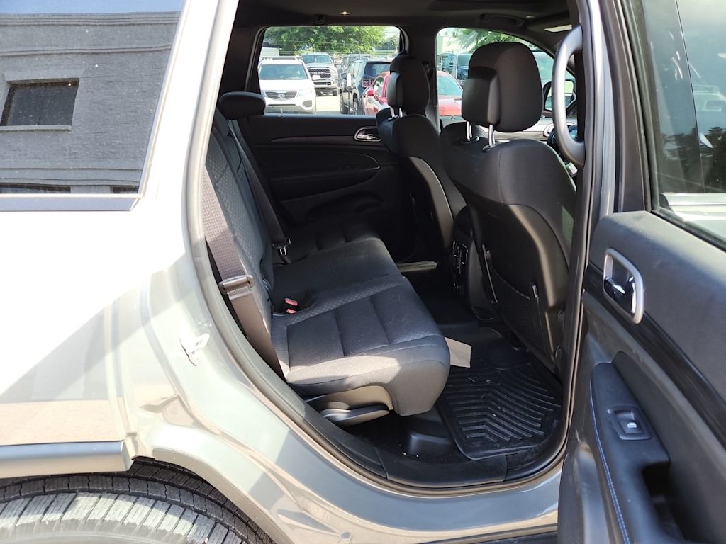 Thumbnail: 2020 Jeep Grand Cherokee - 24