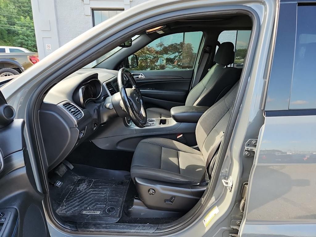 Thumbnail: 2020 Jeep Grand Cherokee - 9