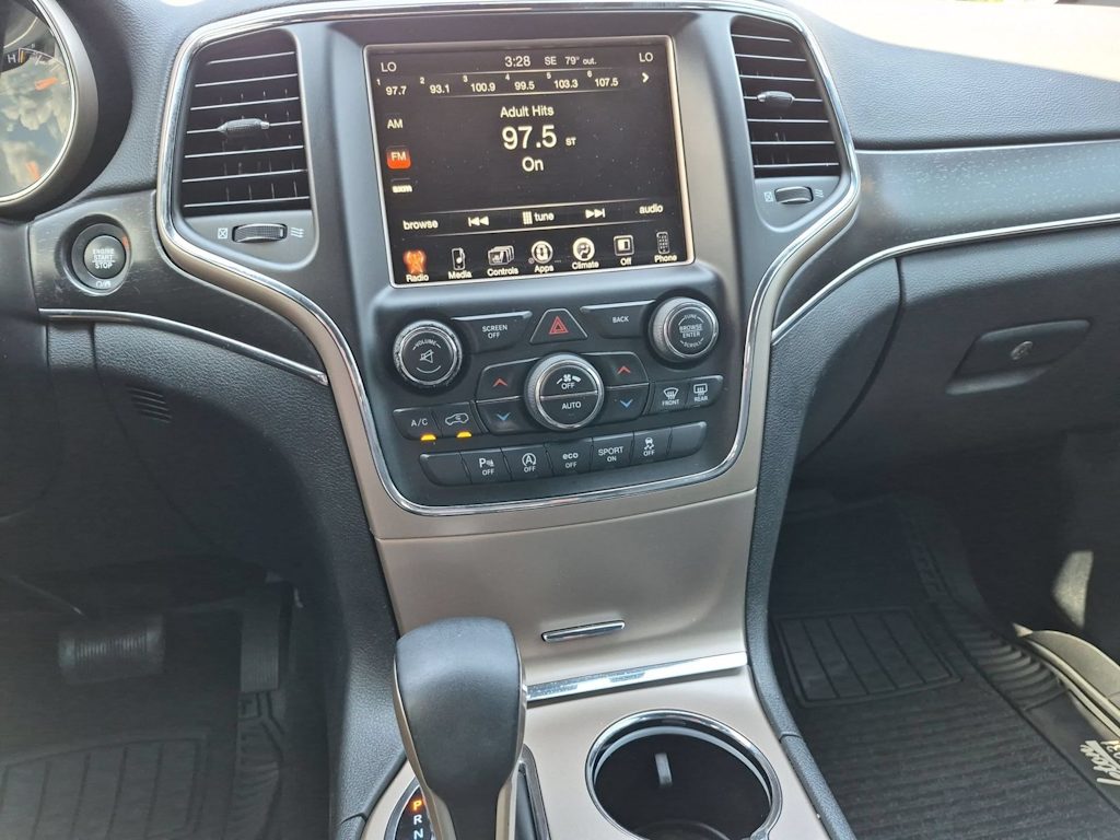 Thumbnail: 2017 Jeep Grand Cherokee - 34