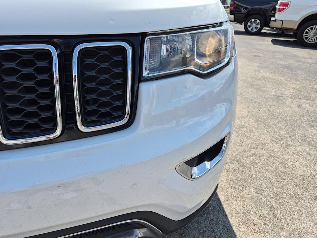 Thumbnail: 2017 Jeep Grand Cherokee - 21