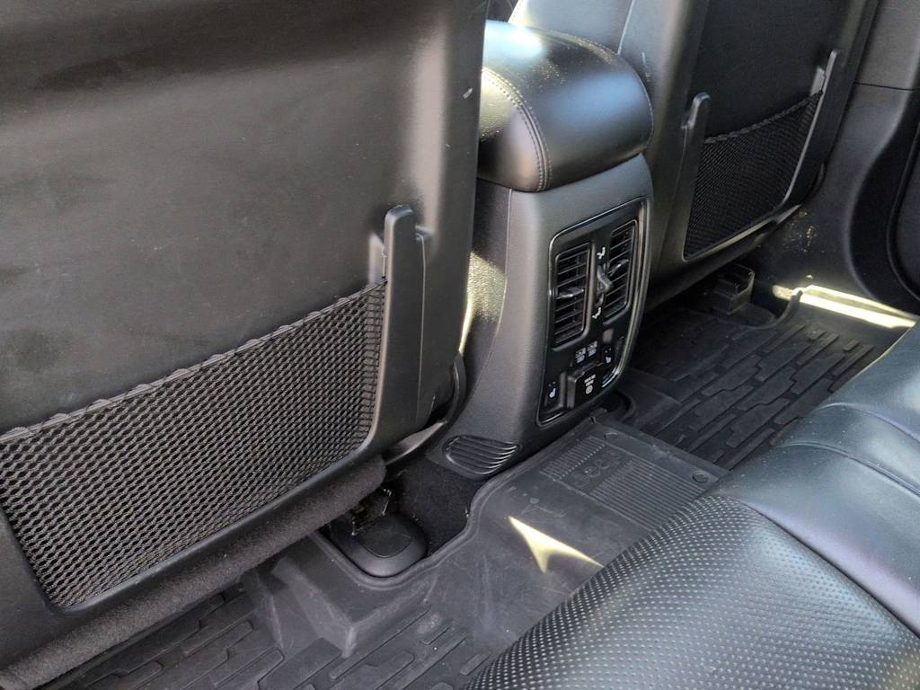 Thumbnail: 2019 Jeep Grand Cherokee - 23