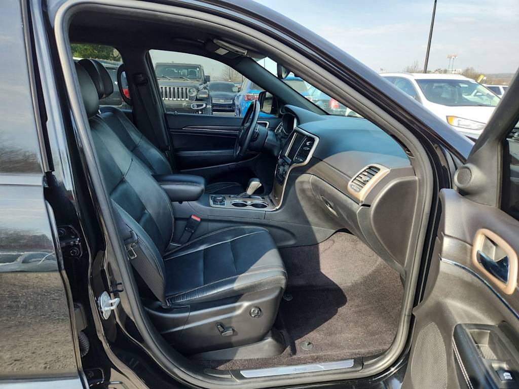 Thumbnail: 2017 Jeep Grand Cherokee - 22