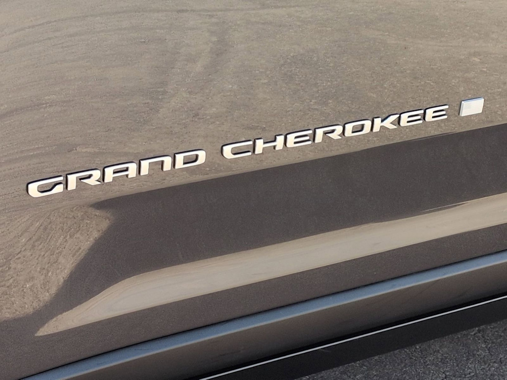 Thumbnail: 2026 Jeep Grand Cherokee - 24