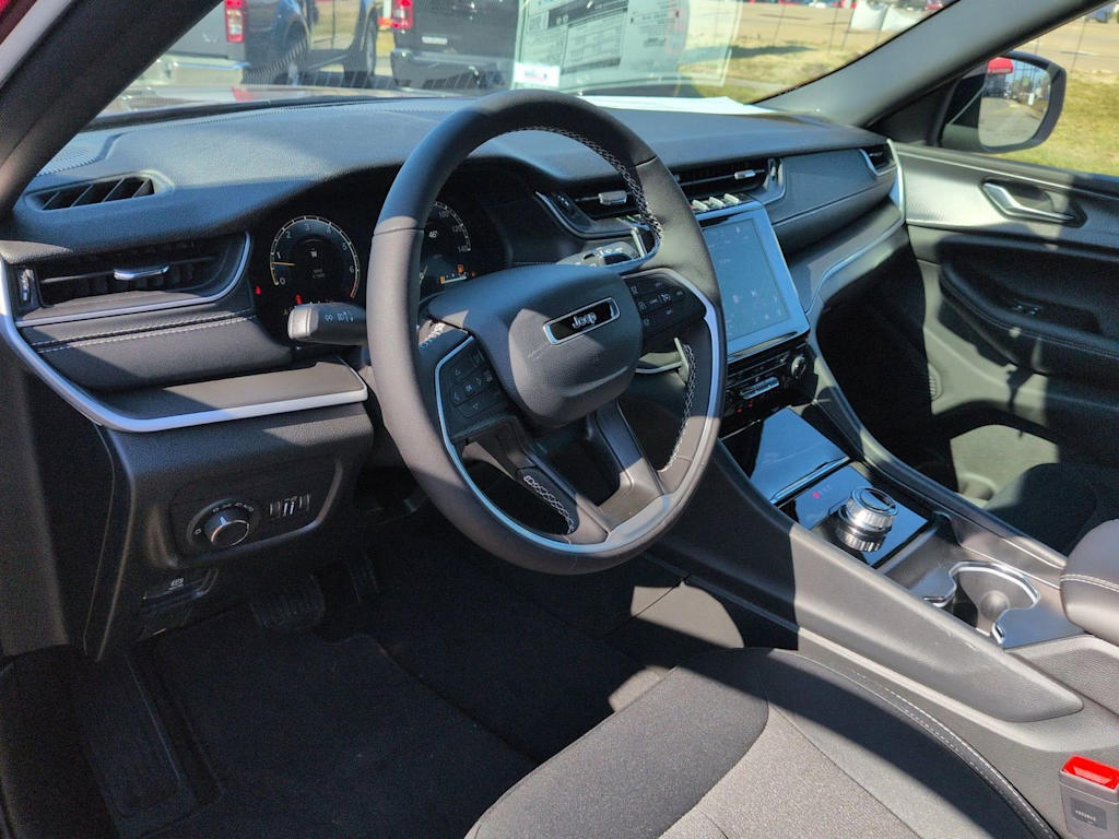 Thumbnail: 2026 Jeep Grand Cherokee - 2