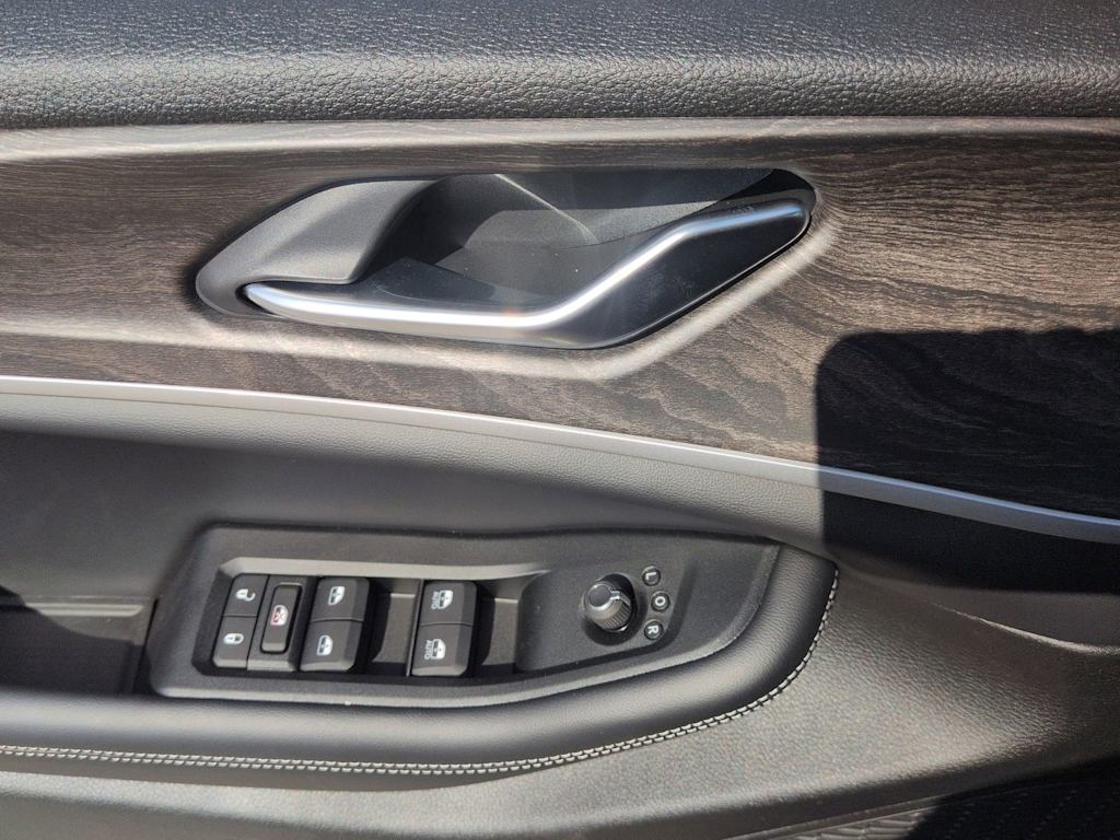 Thumbnail: 2026 Jeep Grand Cherokee - 23