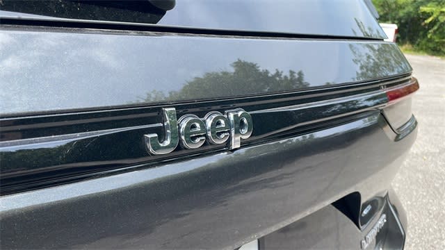 2023 Jeep Grand Cherokee Limited Edition 24