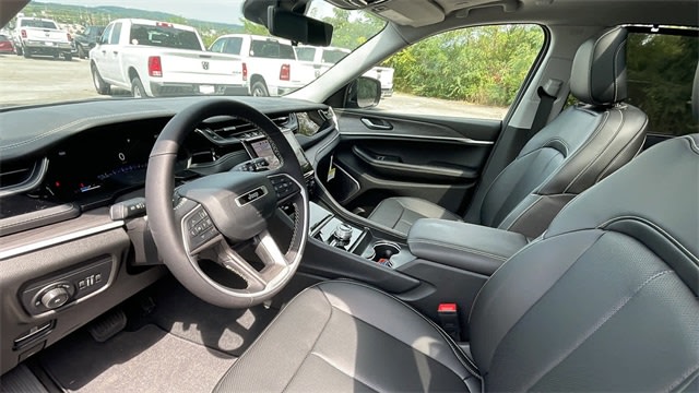 2023 Jeep Grand Cherokee Limited Edition 11