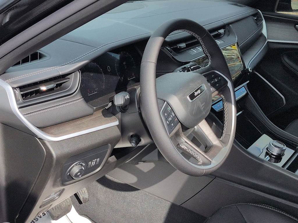 Thumbnail: 2026 Jeep Grand Cherokee - 2