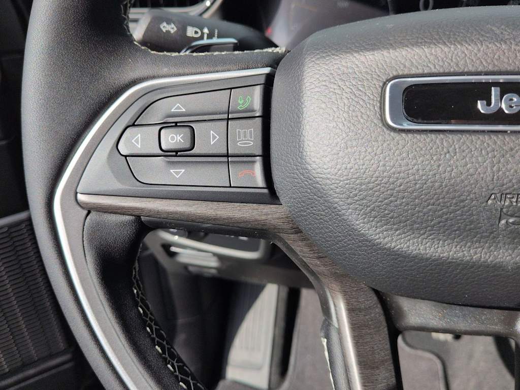 Thumbnail: 2026 Jeep Grand Cherokee - 25