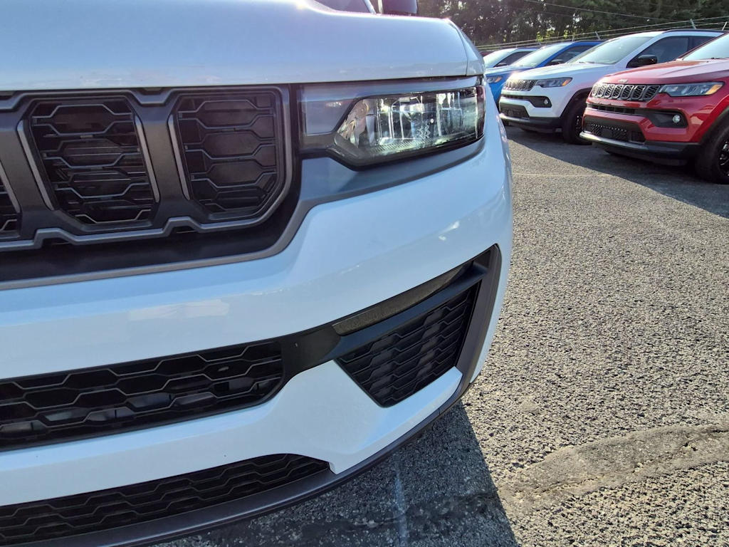 Thumbnail: 2026 Jeep Grand Cherokee - 22