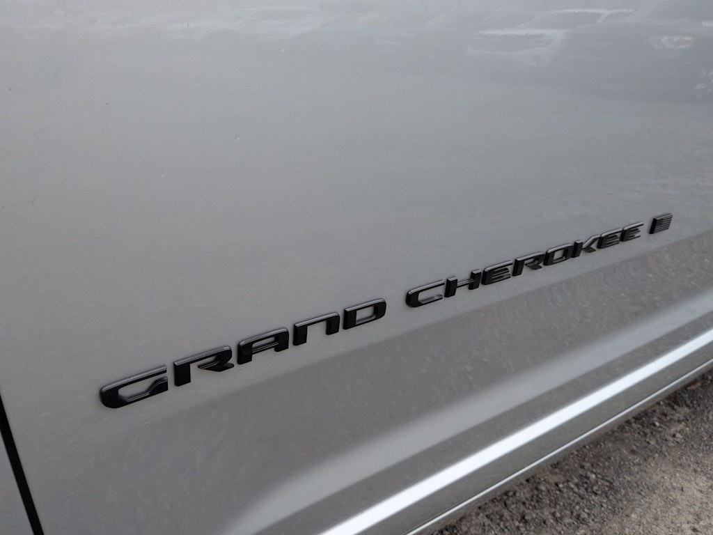 Thumbnail: 2025 Jeep Grand Cherokee - 7