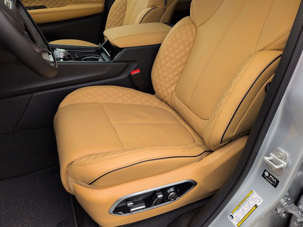 Thumbnail: 2025 Jeep Grand Cherokee - 10