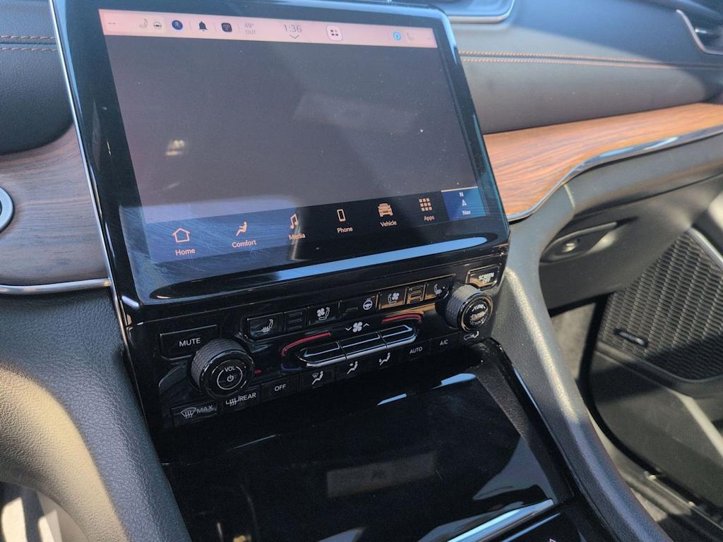 Thumbnail: 2024 Jeep Grand Cherokee - 26