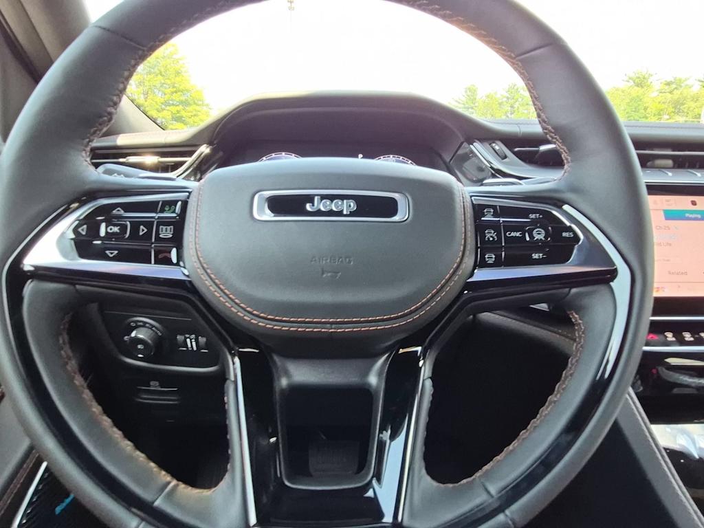 Thumbnail: 2026 Jeep Grand Cherokee - 10