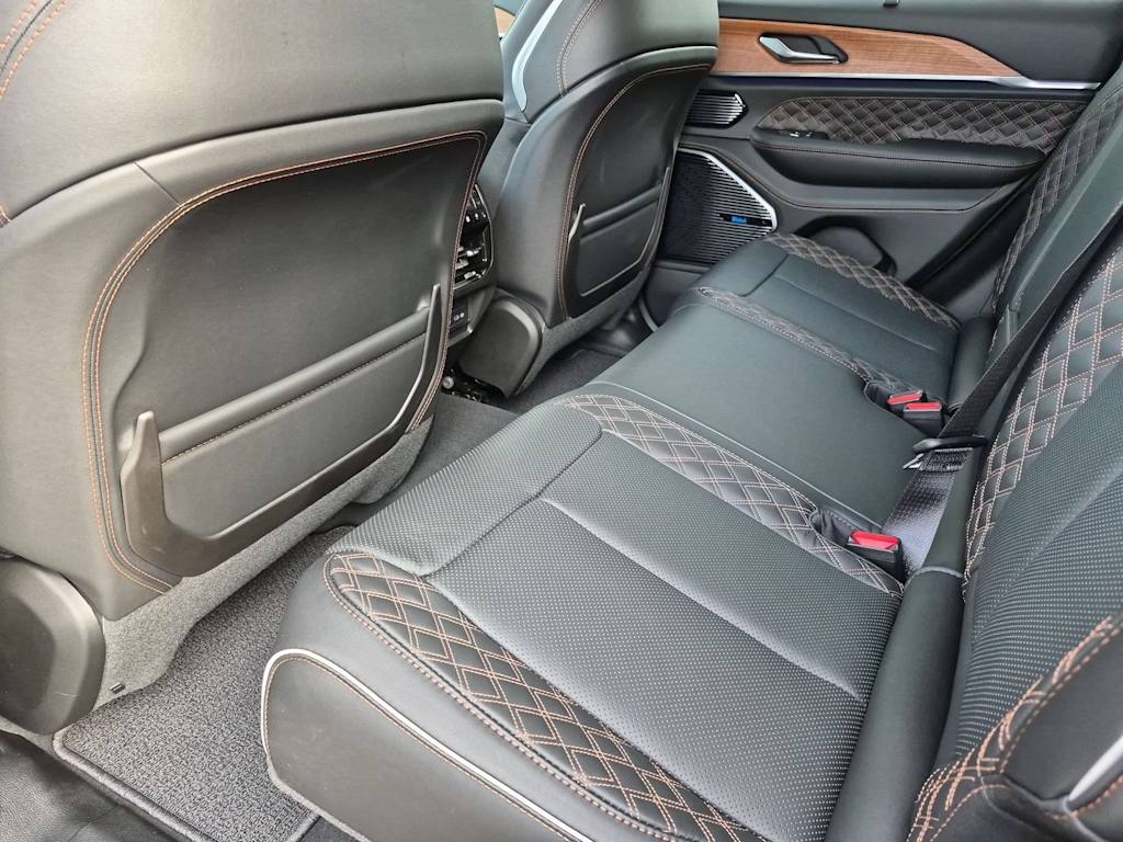 Thumbnail: 2026 Jeep Grand Cherokee - 13
