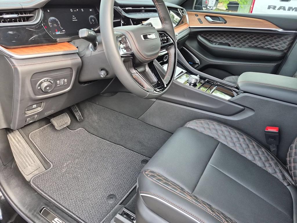 Thumbnail: 2026 Jeep Grand Cherokee - 2