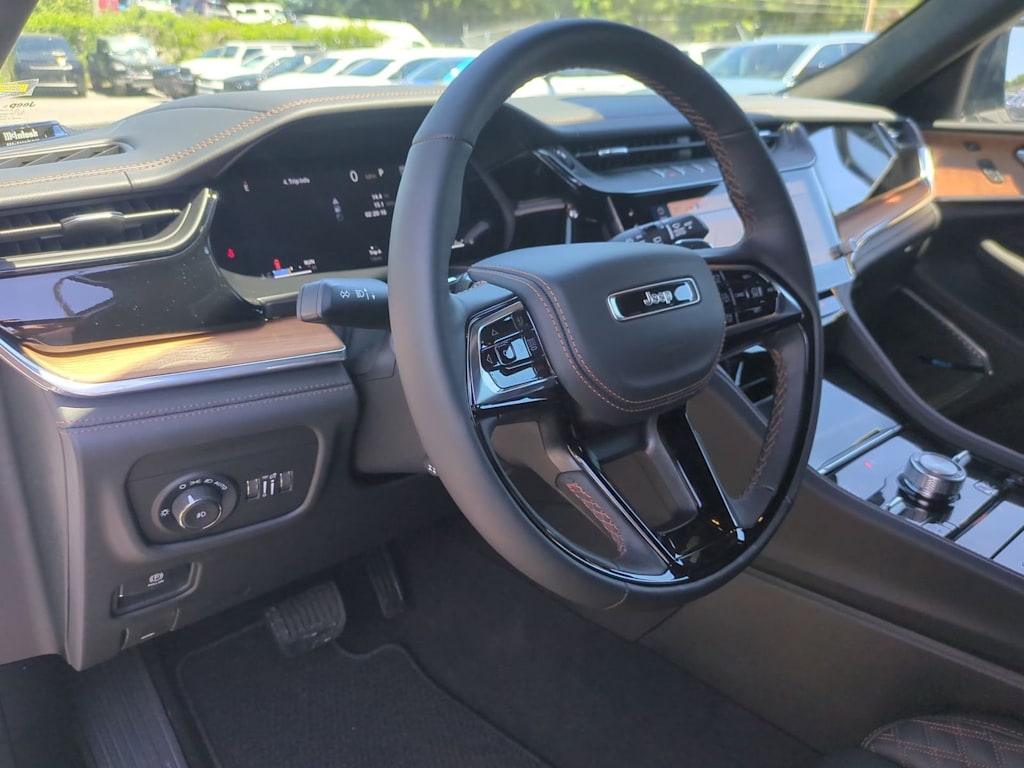 Thumbnail: 2026 Jeep Grand Cherokee - 2