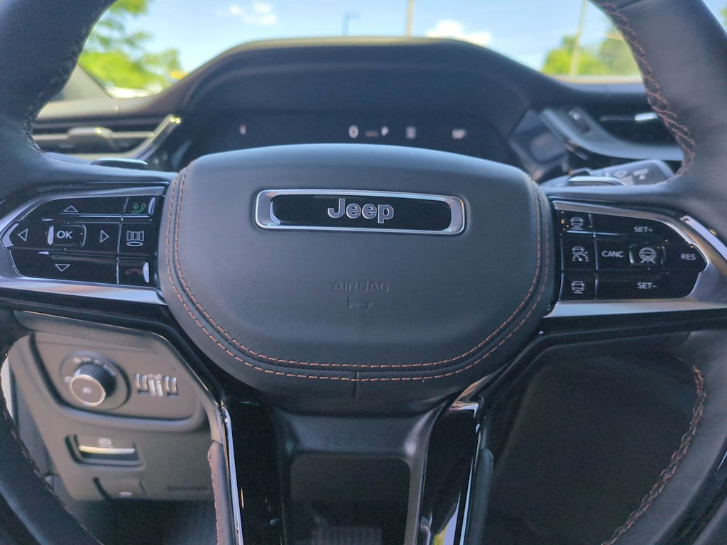 Thumbnail: 2026 Jeep Grand Cherokee - 30