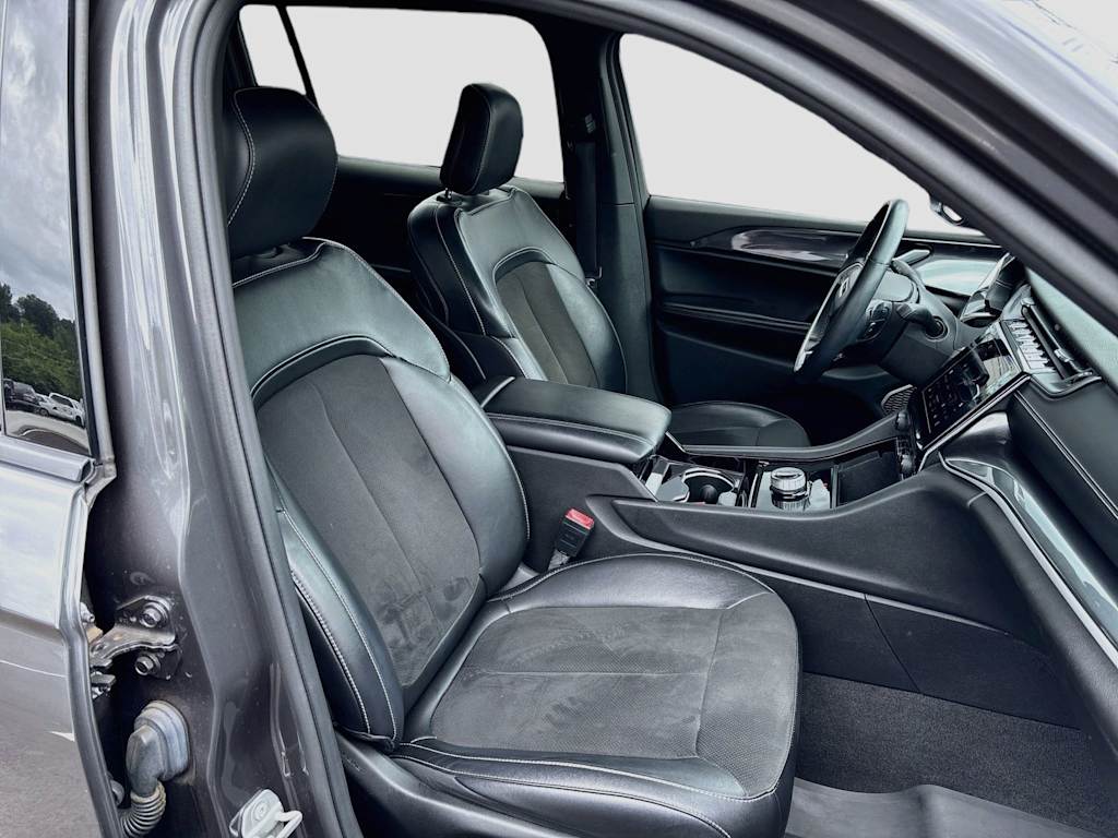 Thumbnail: 2021 Jeep Grand Cherokee L - 32