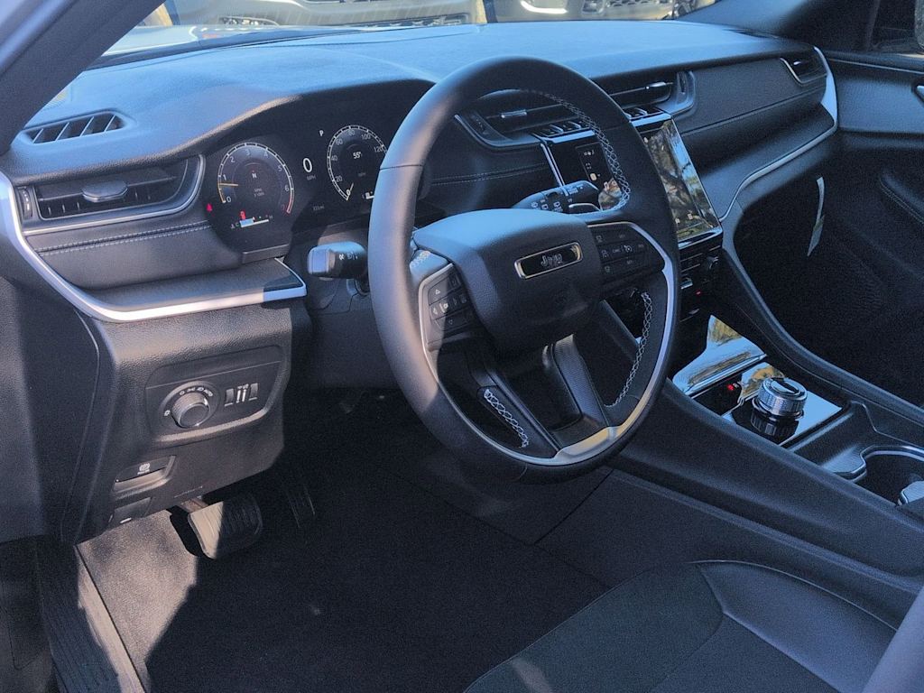 Thumbnail: 2025 Jeep Grand Cherokee L - 2