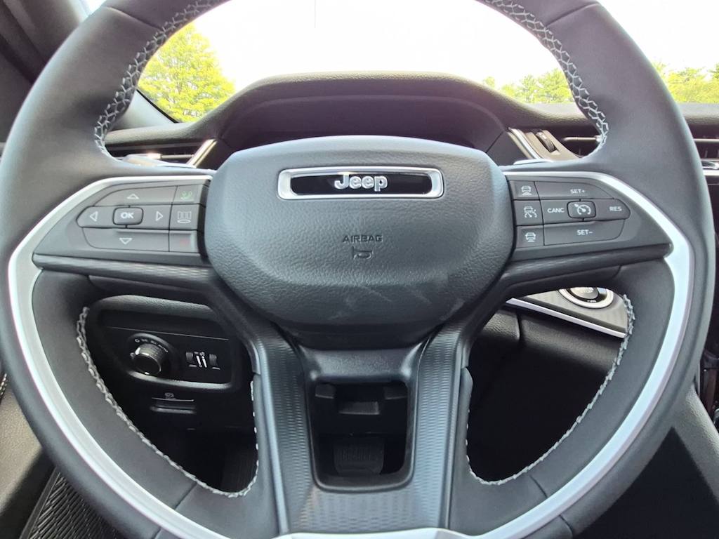 Thumbnail: 2026 Jeep Grand Cherokee L - 28