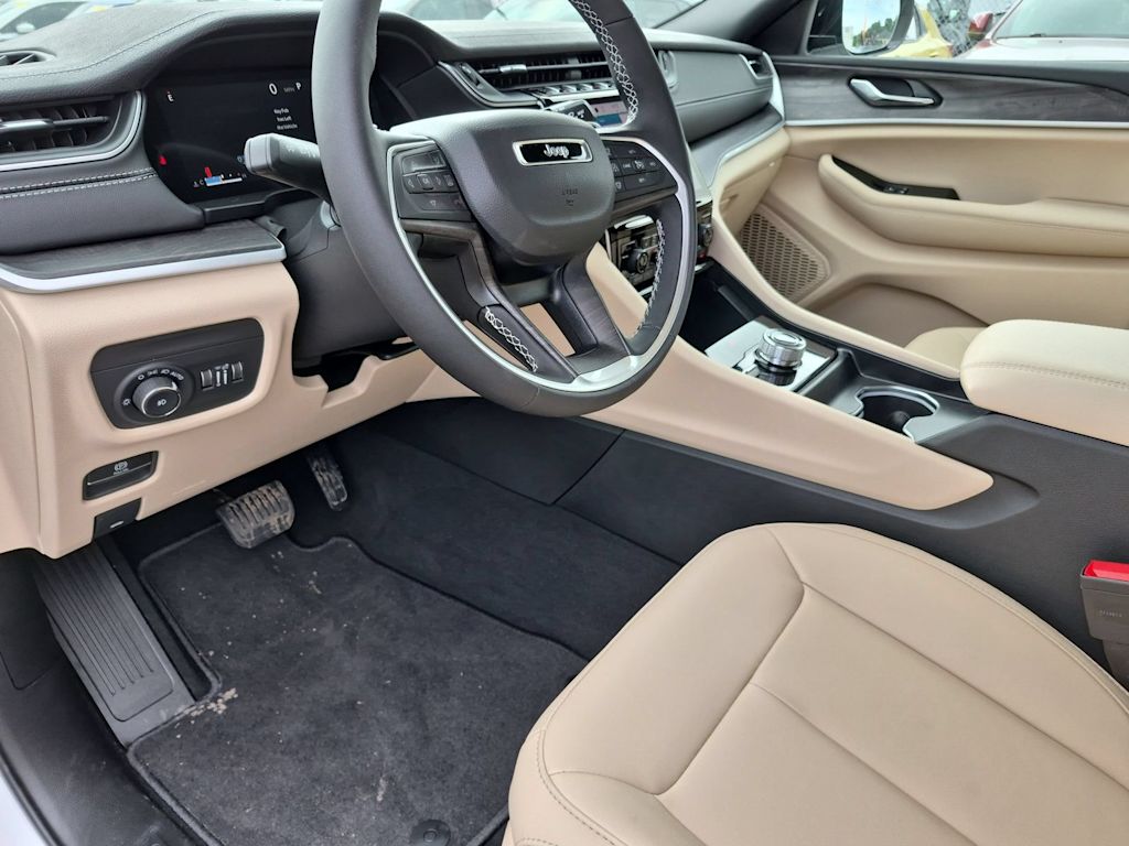 Thumbnail: 2025 Jeep Grand Cherokee L - 2