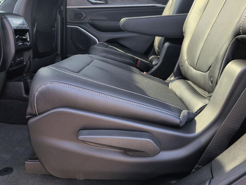 Thumbnail: 2026 Jeep Grand Cherokee L - 29