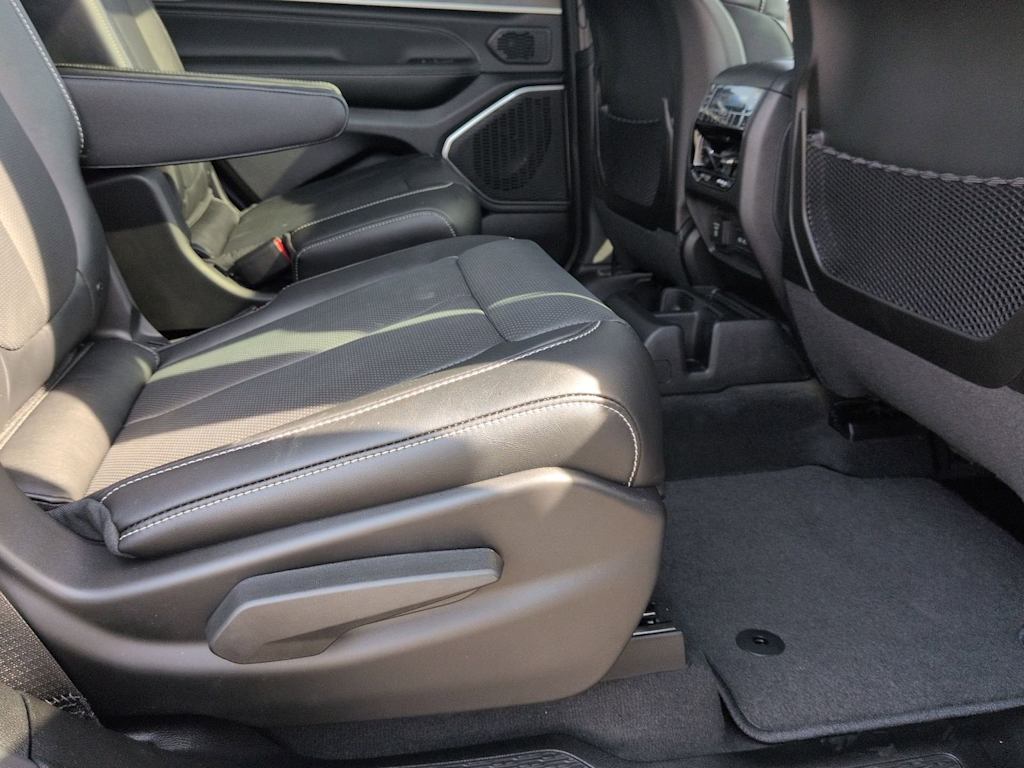 Thumbnail: 2026 Jeep Grand Cherokee L - 11