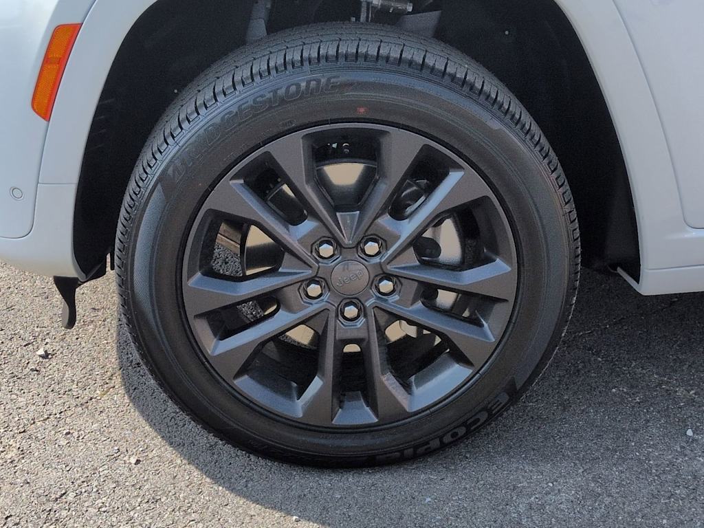 Thumbnail: 2026 Jeep Grand Cherokee L - 8