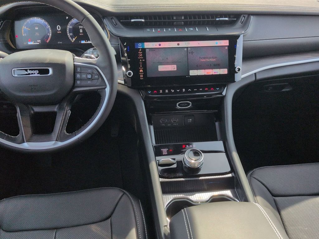 Thumbnail: 2026 Jeep Grand Cherokee L - 10