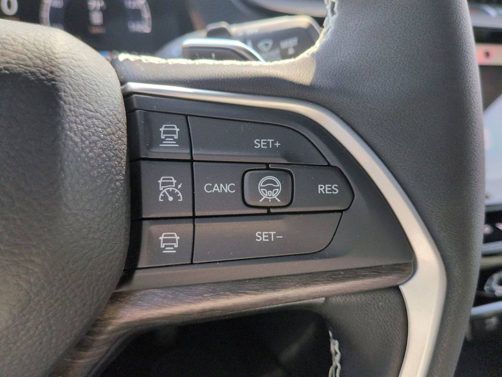 Thumbnail: 2026 Jeep Grand Cherokee L - 32