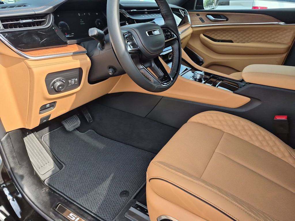 Thumbnail: 2026 Jeep Grand Cherokee L - 10