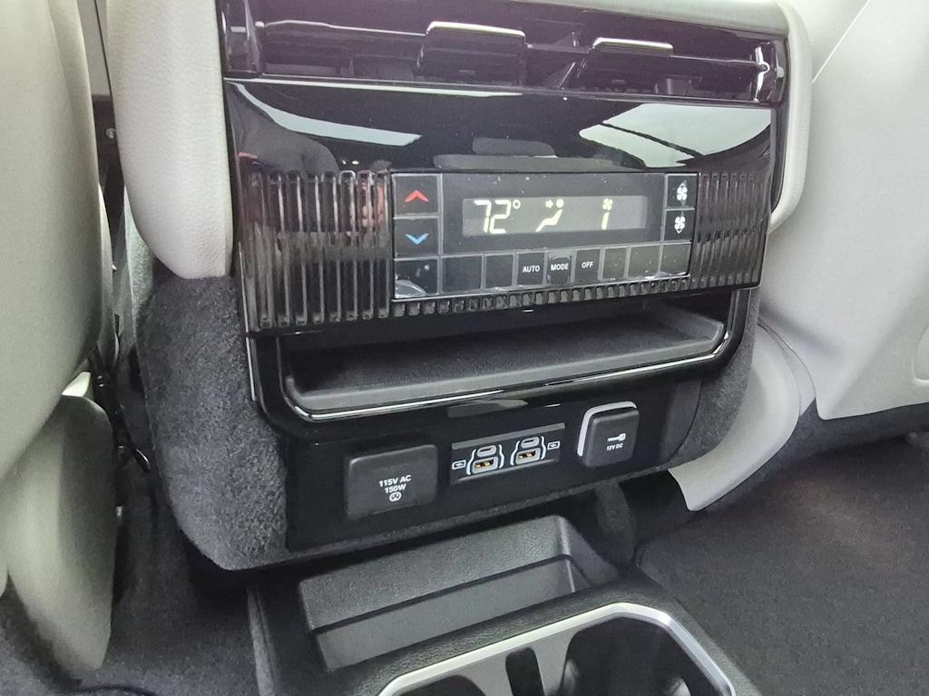Thumbnail: 2026 Jeep Grand Wagoneer - 36