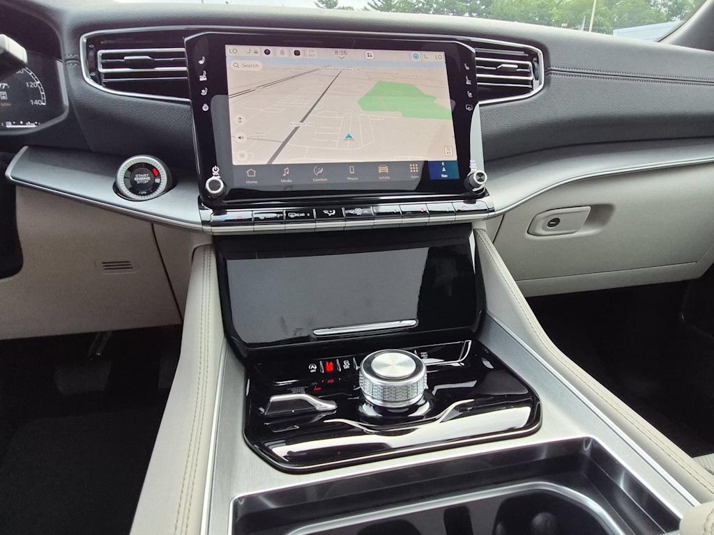 Thumbnail: 2026 Jeep Grand Wagoneer - 34