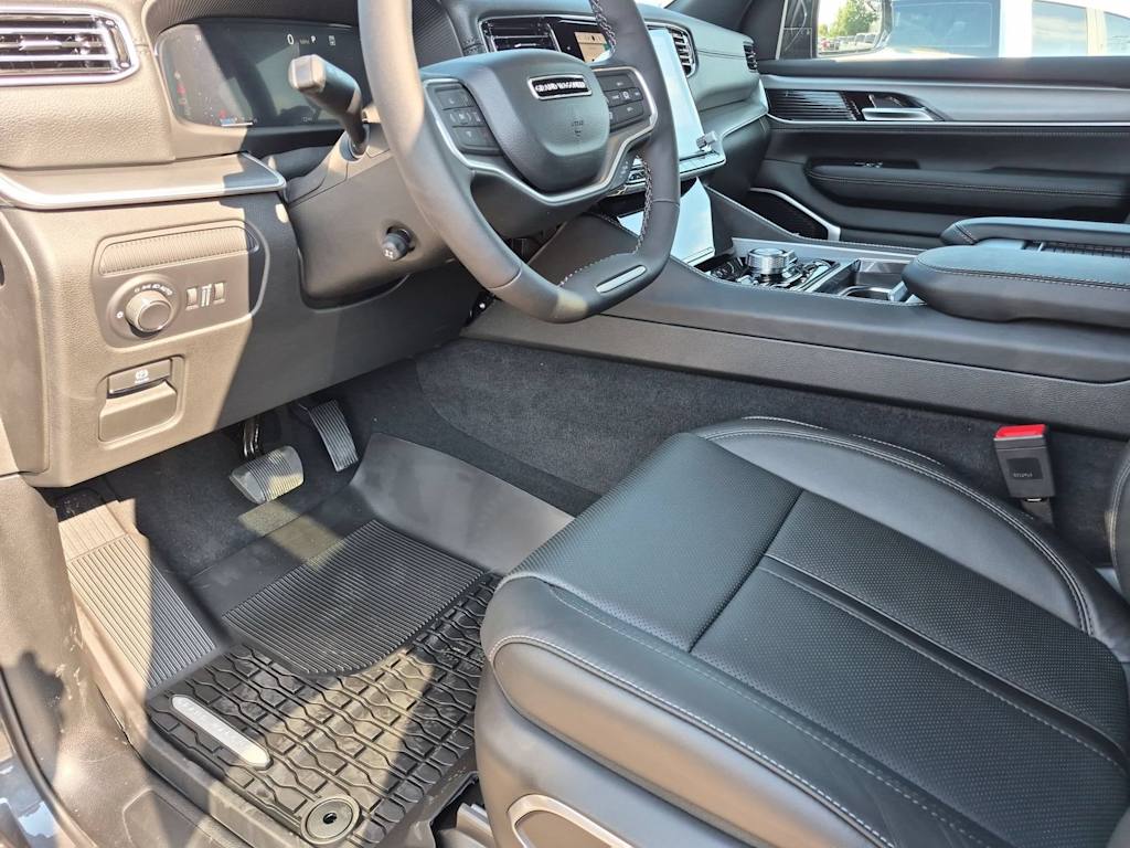 Thumbnail: 2026 Jeep Grand Wagoneer - 2