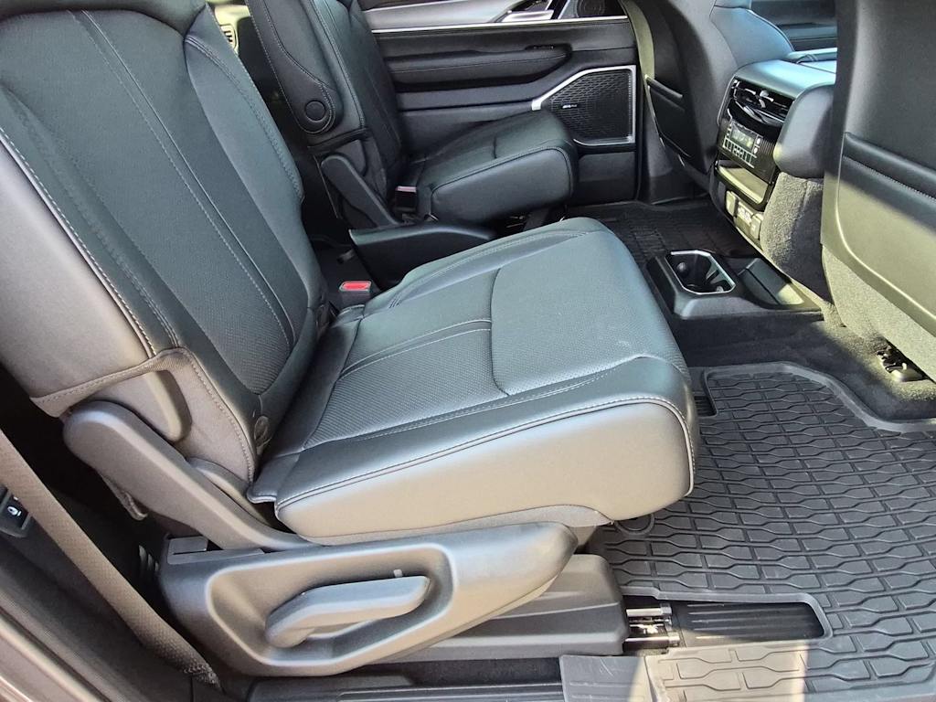 Thumbnail: 2026 Jeep Grand Wagoneer - 25