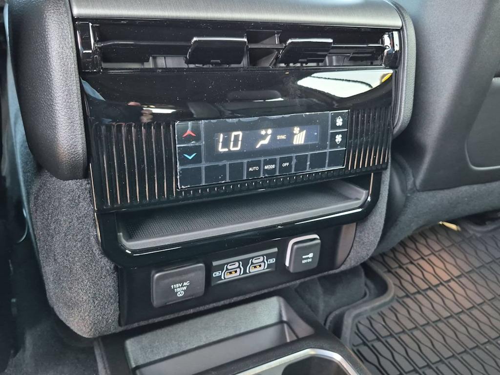 Thumbnail: 2026 Jeep Grand Wagoneer - 36