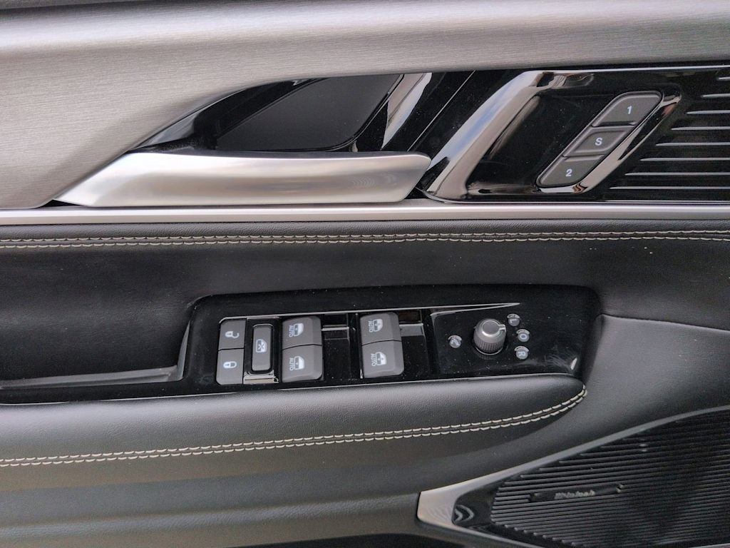 Thumbnail: 2026 Jeep Grand Wagoneer - 24
