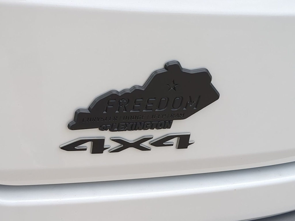 Thumbnail: 2026 Jeep Grand Wagoneer - 25