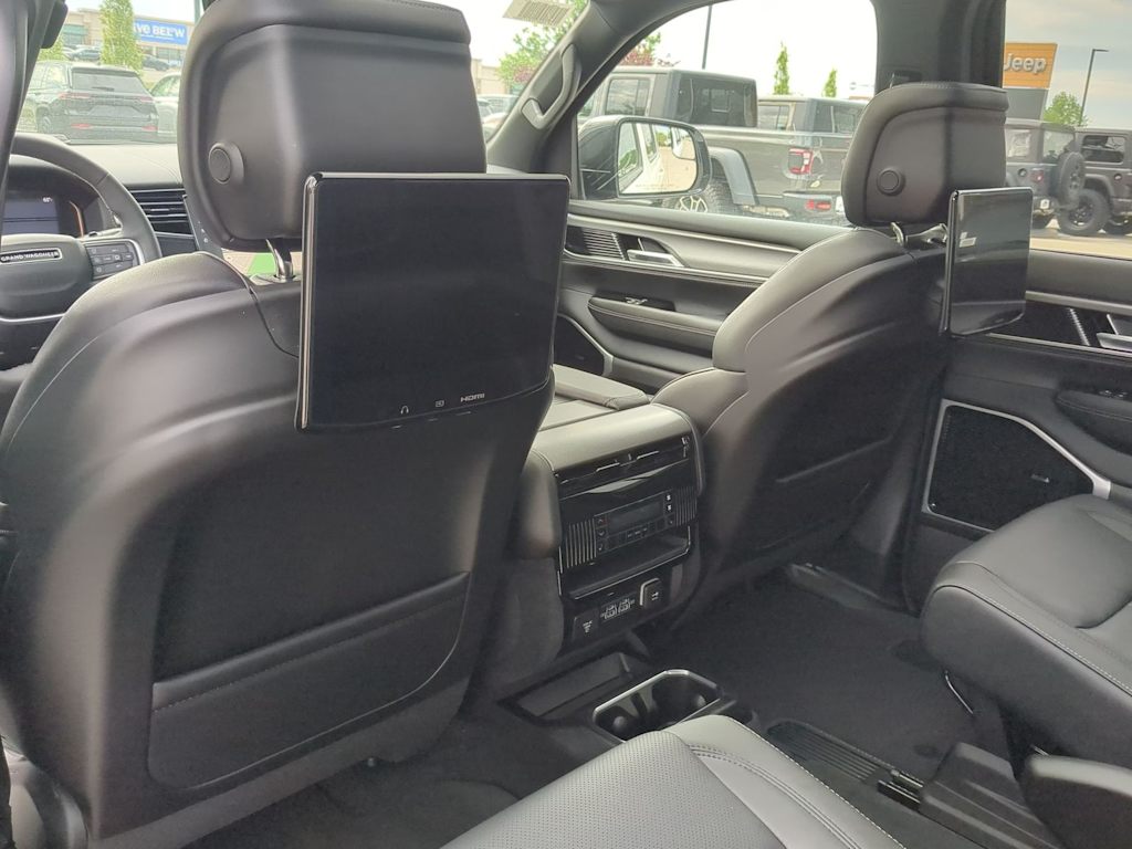 Thumbnail: 2026 Jeep Grand Wagoneer - 11