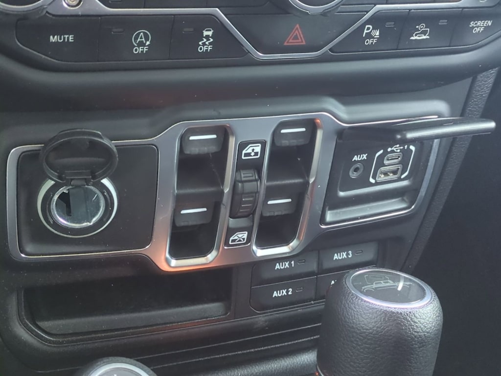 Thumbnail: 2021 Jeep Gladiator - 35