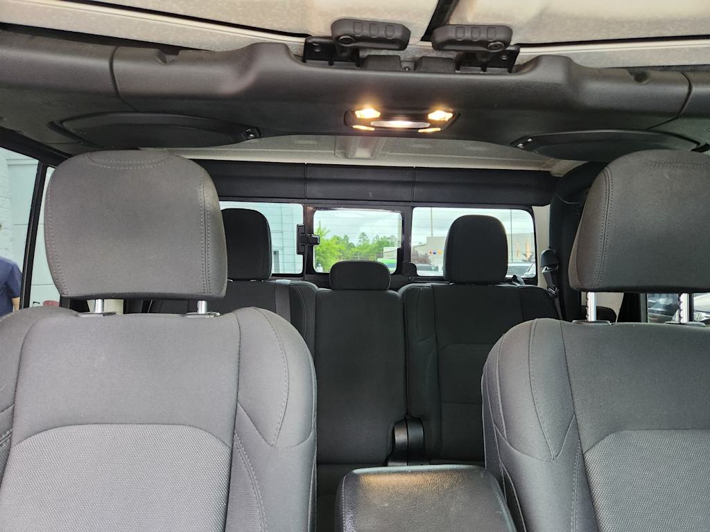 Thumbnail: 2020 Jeep Gladiator - 21