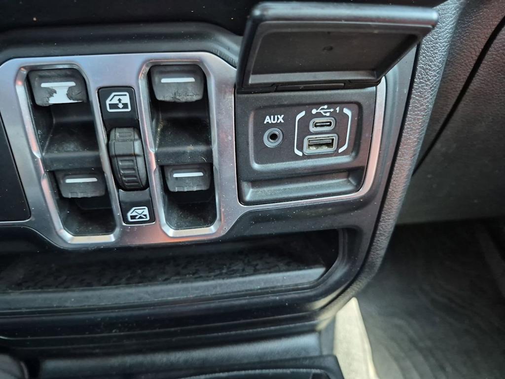 Thumbnail: 2020 Jeep Gladiator - 26